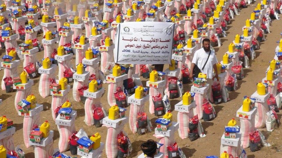 With funding from Al-Najat Charitable Society, YKF distributes 1000 food baskets in Al-Hodeida governorate