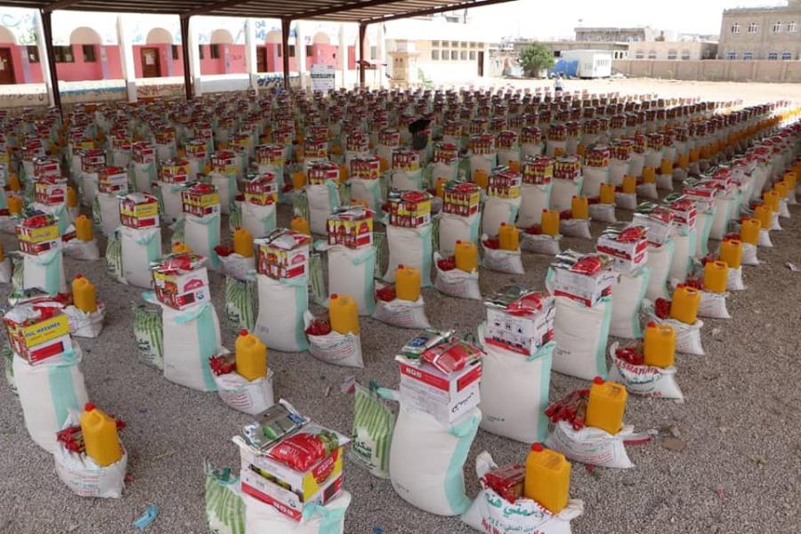 Funded by the Kuwait Relief Society, Yanabia Al Khair Charity Foundation distributes 2,500 food baskets in Marib Governorate