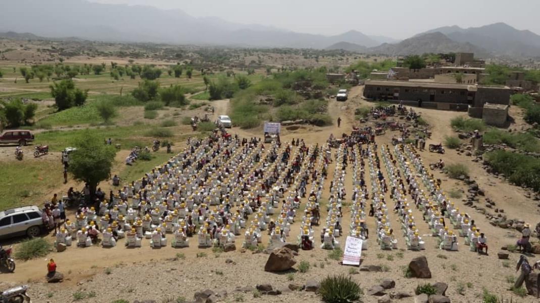 Yanabia Al-Khair distributes 400 food baskets in Hajjah Governorate